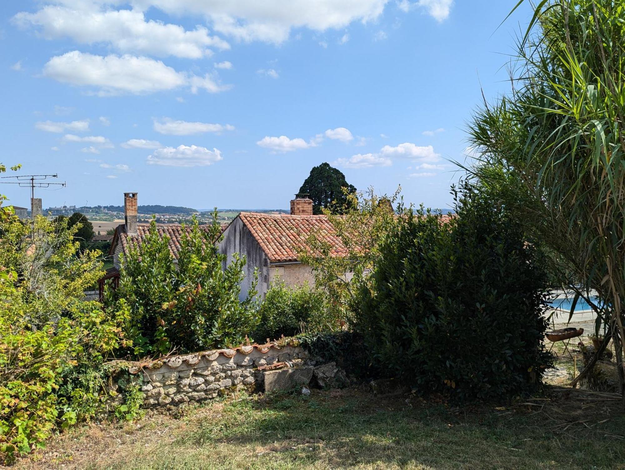 Petit Gite De Charme Bichta Eder Magnac-Lavalette-Villars Exterior foto